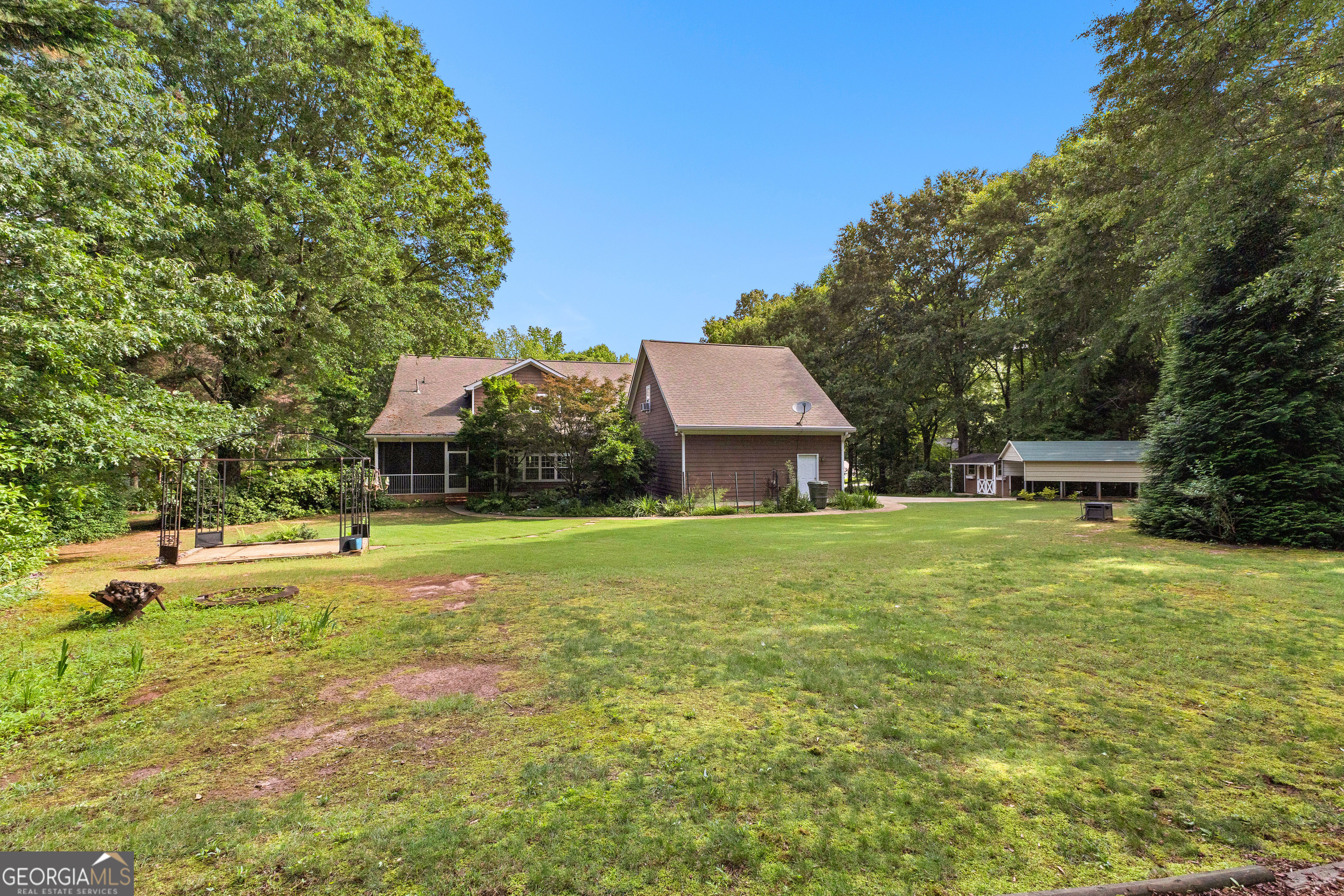 Fayetteville, Georgia 30215, United States, 3 Bedrooms Bedrooms, ,4 BathroomsBathrooms,Residential,Active,97718