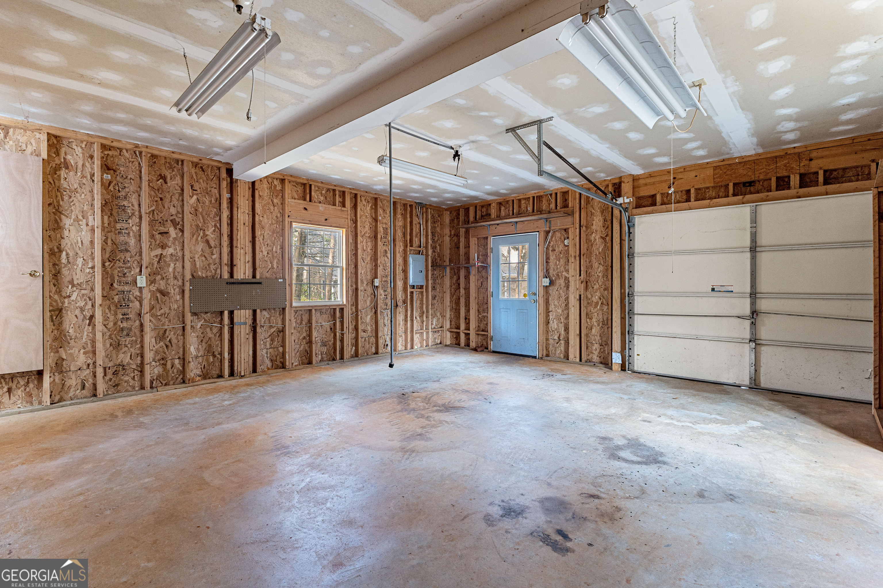 Fayetteville, Georgia 30215, United States, 3 Bedrooms Bedrooms, ,4 BathroomsBathrooms,Residential,Active,97718