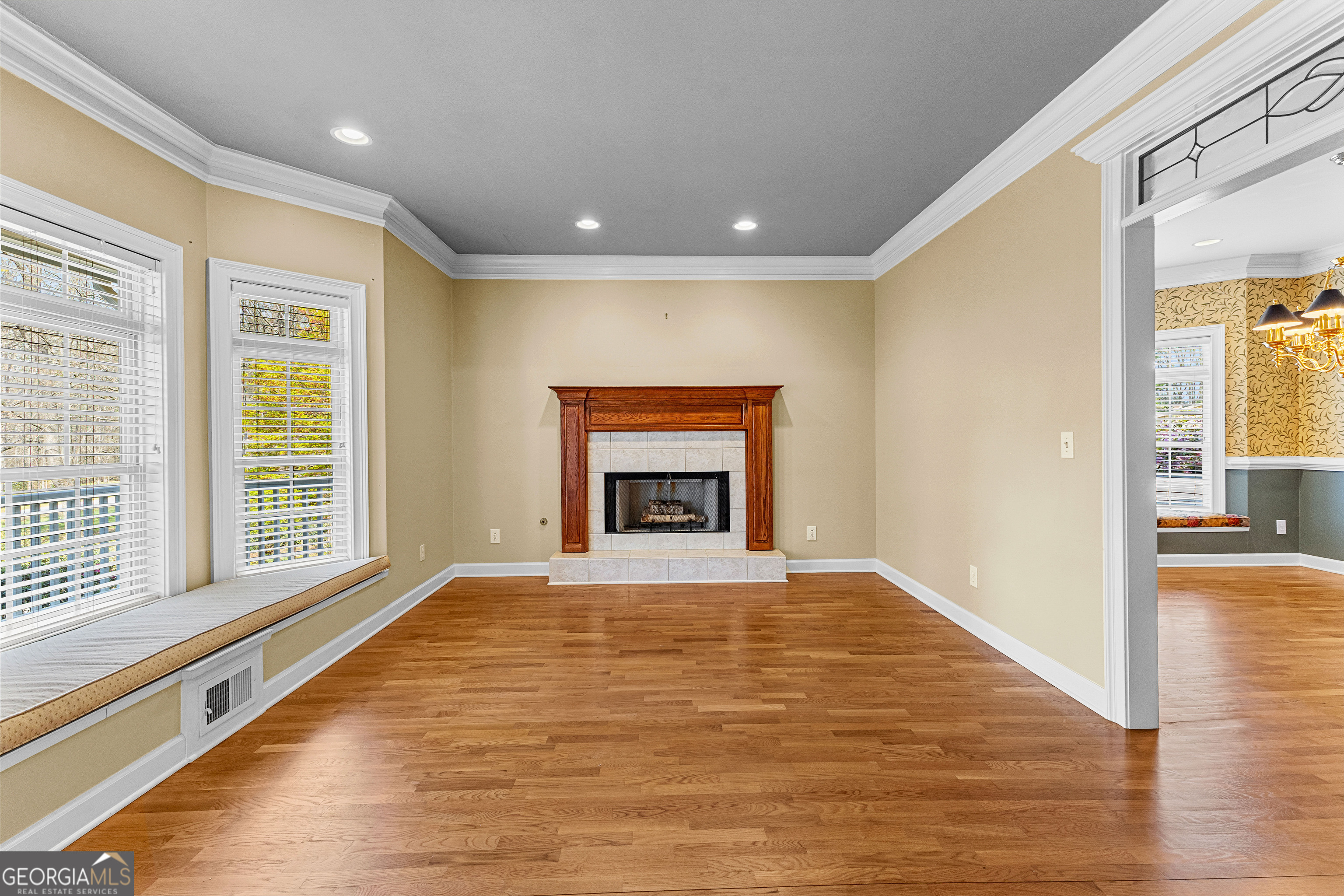 Fayetteville, Georgia 30215, United States, 3 Bedrooms Bedrooms, ,4 BathroomsBathrooms,Residential,Active,97718