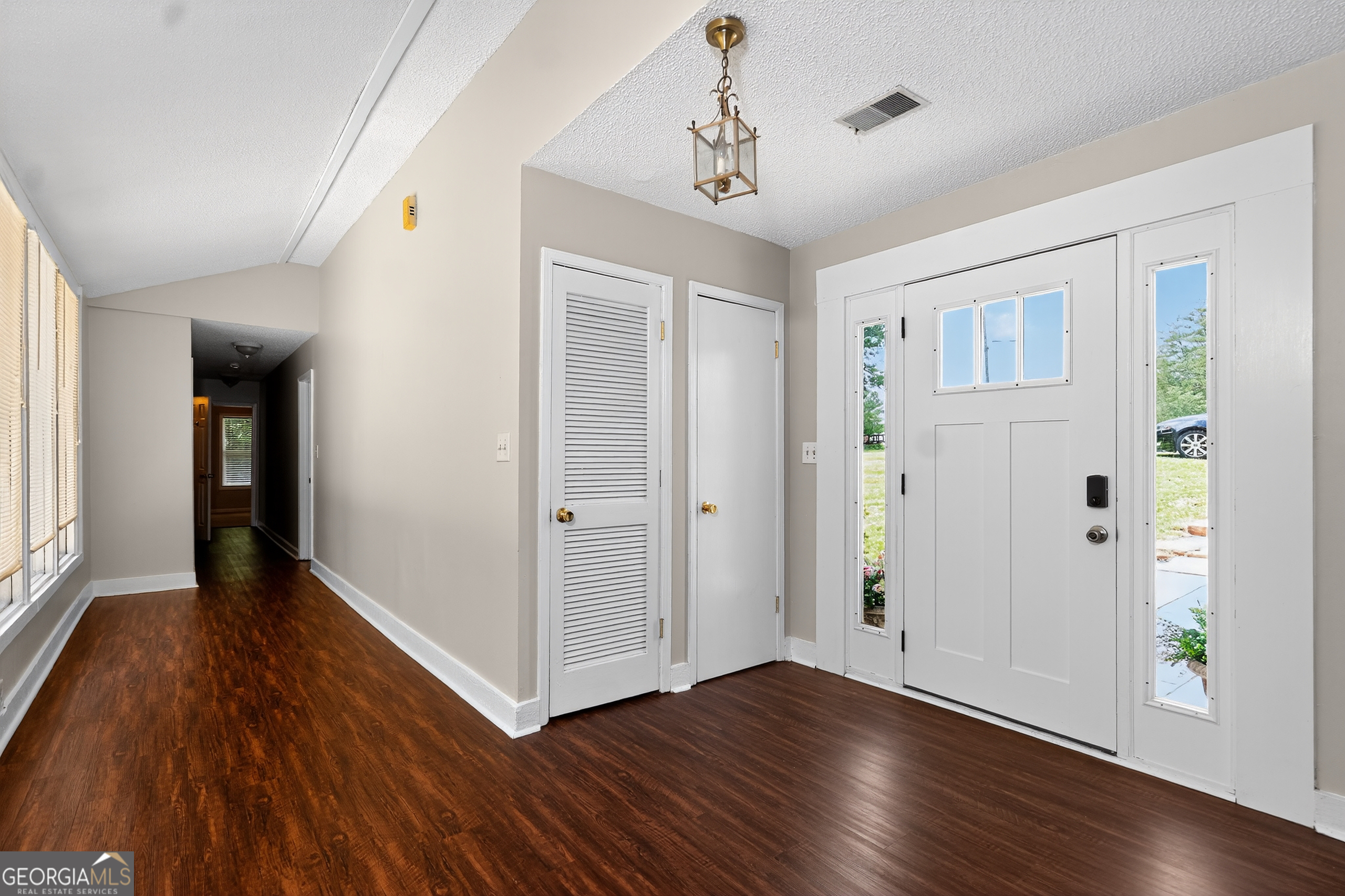 87 Jandale DR