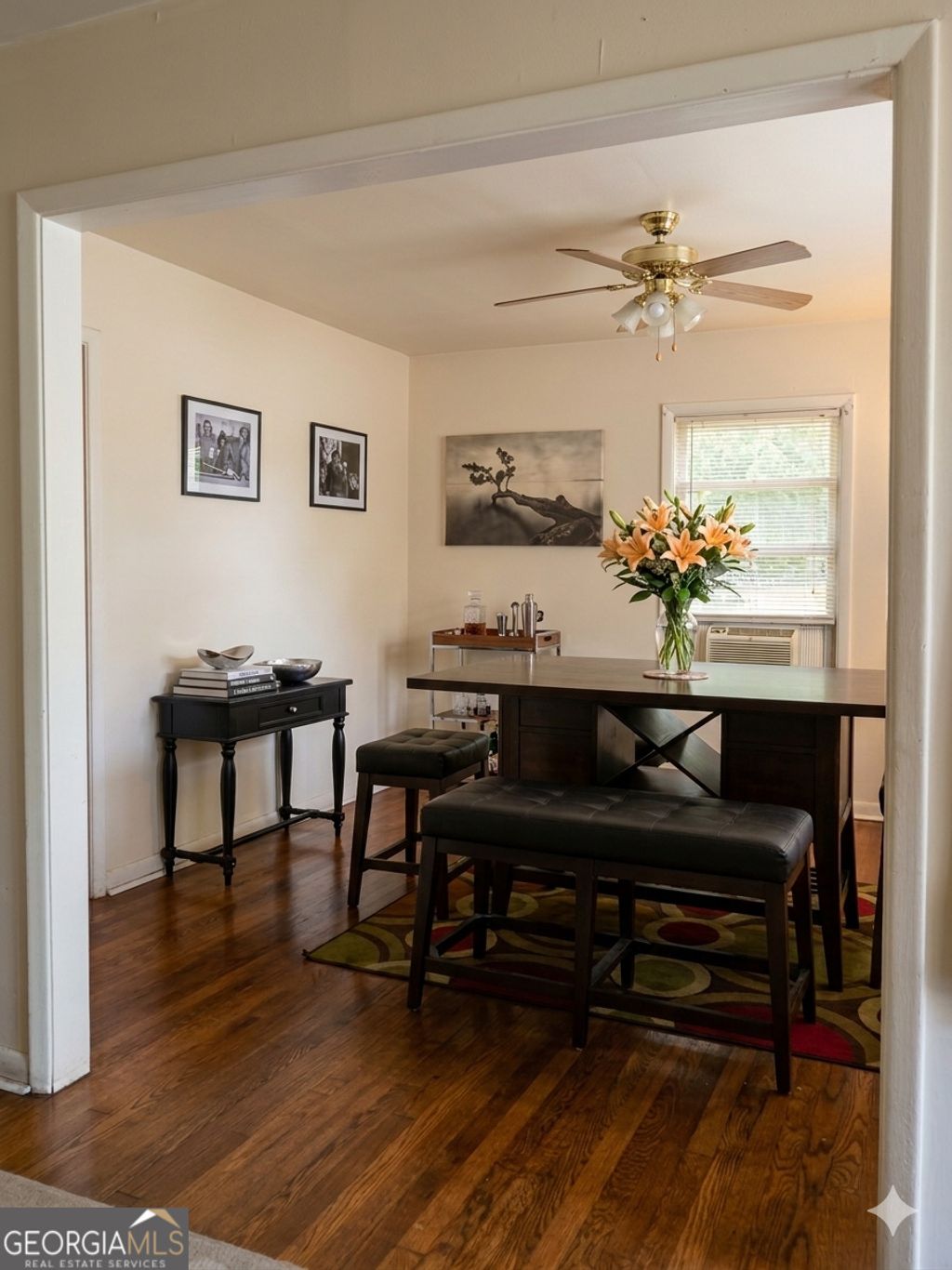 Photo of 250 W Lake Avenue NW, Atlanta, GA 30314 (MLS # 10776157)