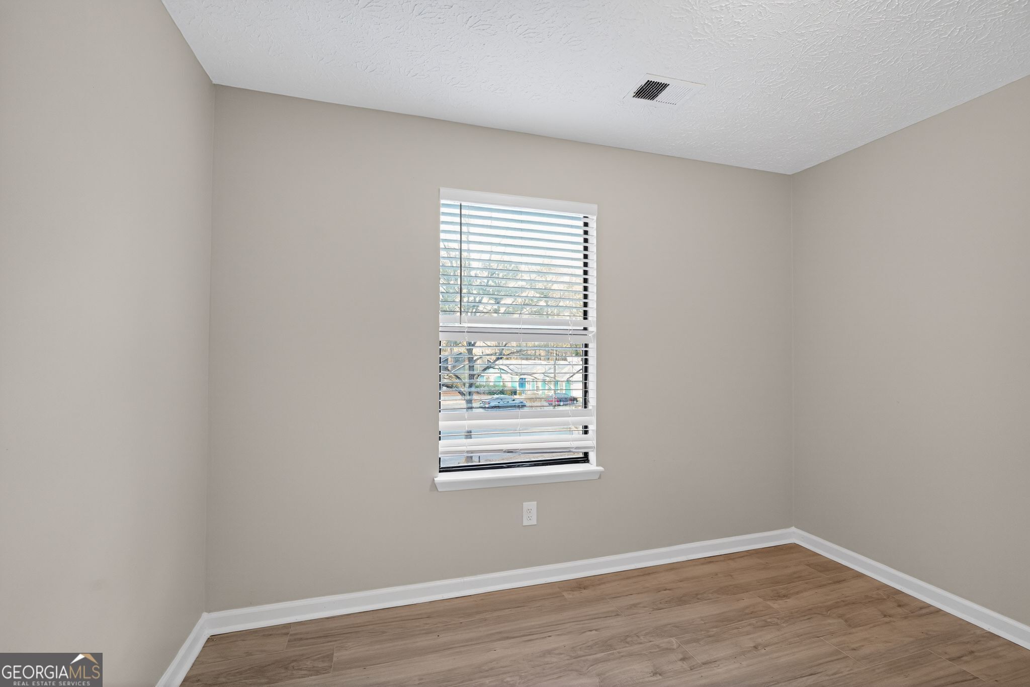 3520 Valley Chase CT