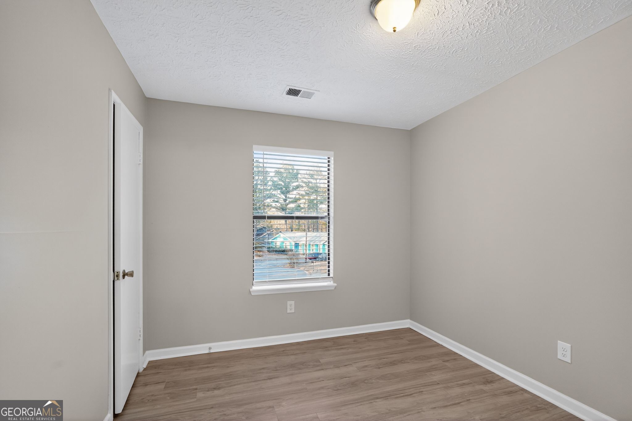 3520 Valley Chase CT