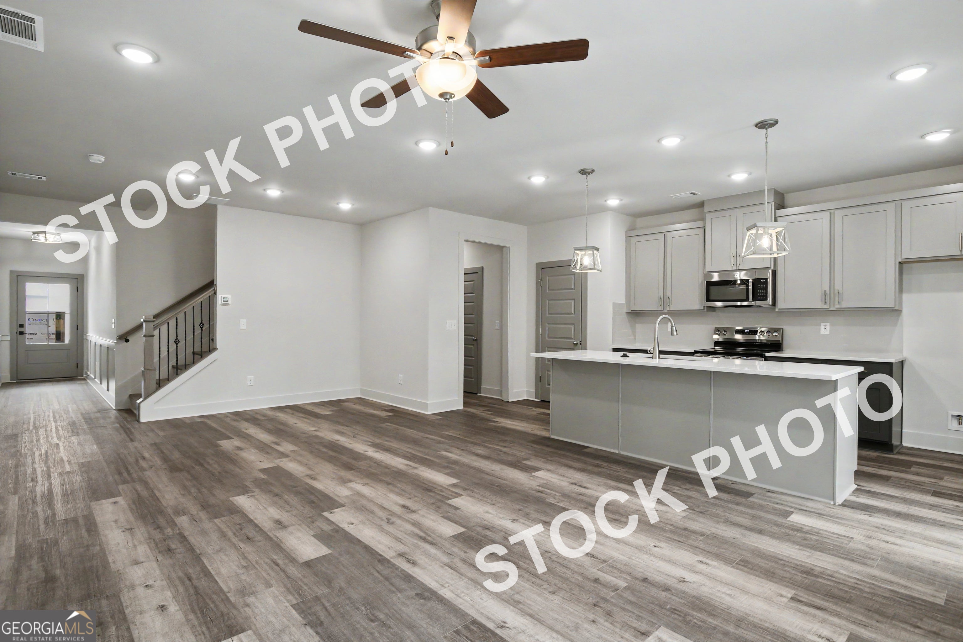 4353 Fern River BND 33