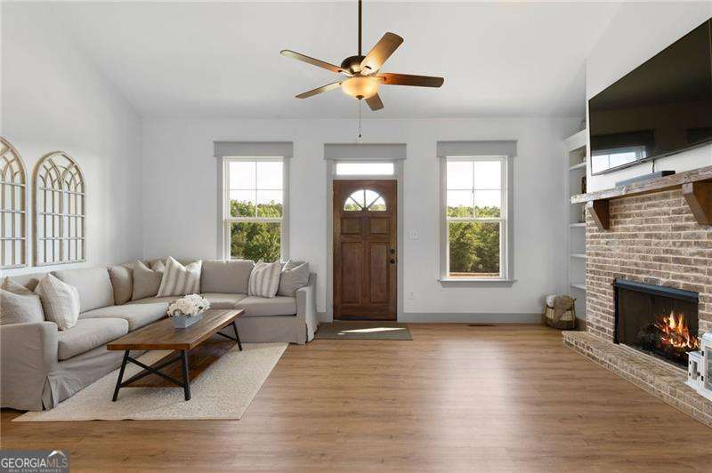 275 Crowe Springs RD NW