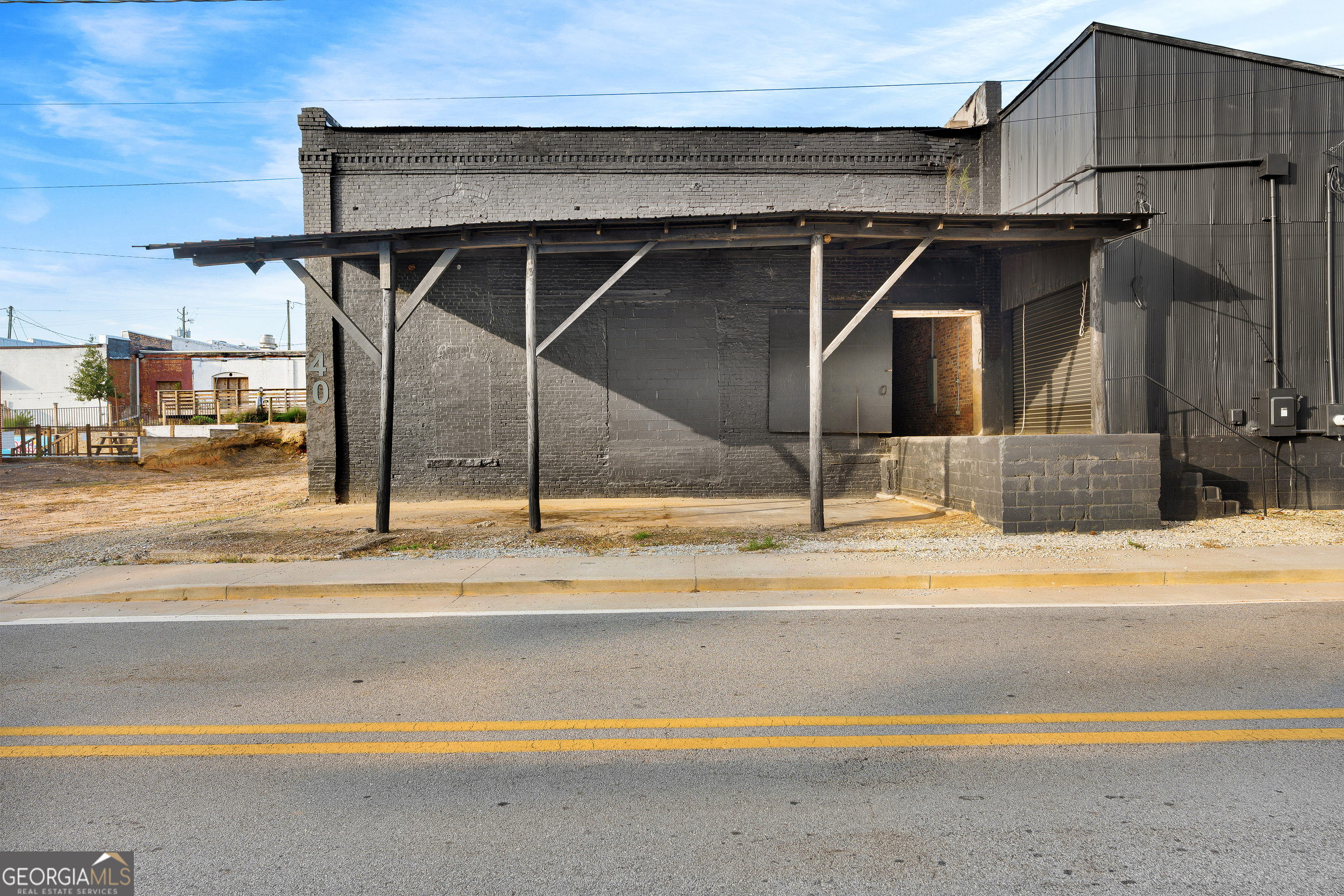40 Railroad ST