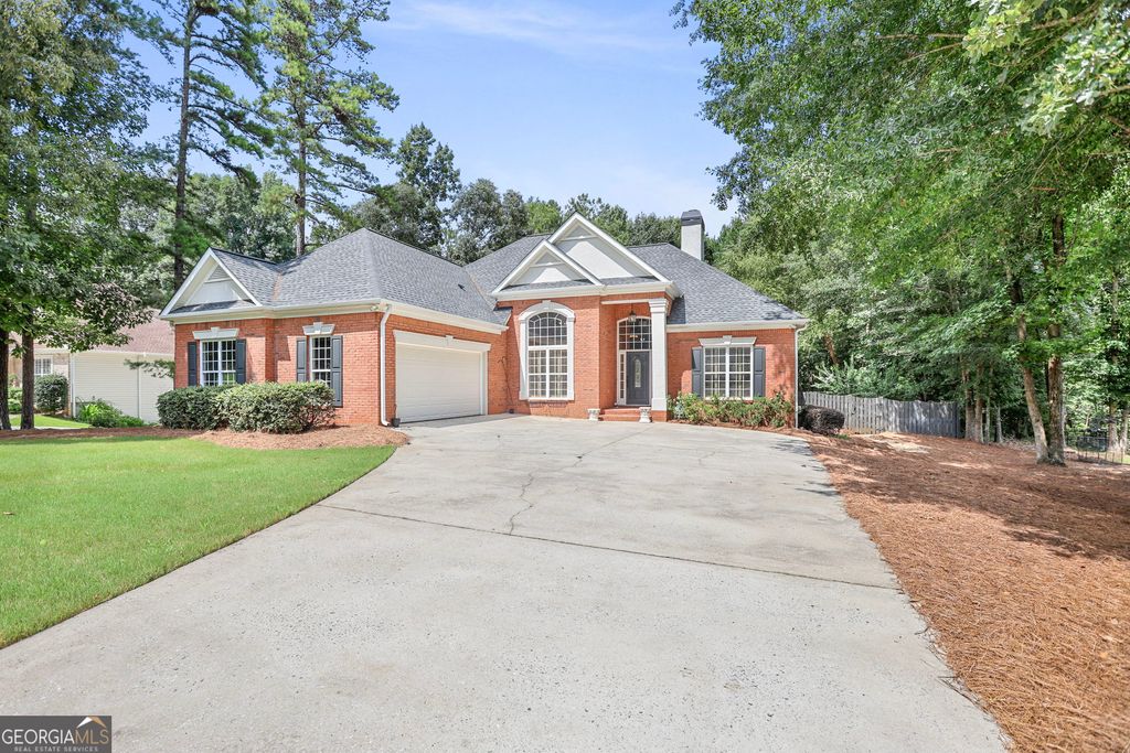 Photo of 95 Lyndhurst Way, Sharpsburg, GA 30277 (MLS # 10809915)