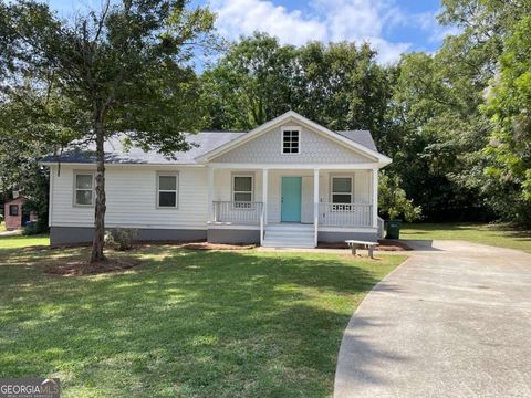 Photo of 2203 Browns Mill Road SE, Atlanta, GA 30315 (MLS # 10603562) Photo of 2203 Browns Mill Road SE, Atlanta, GA 30315 (MLS # 10603562)