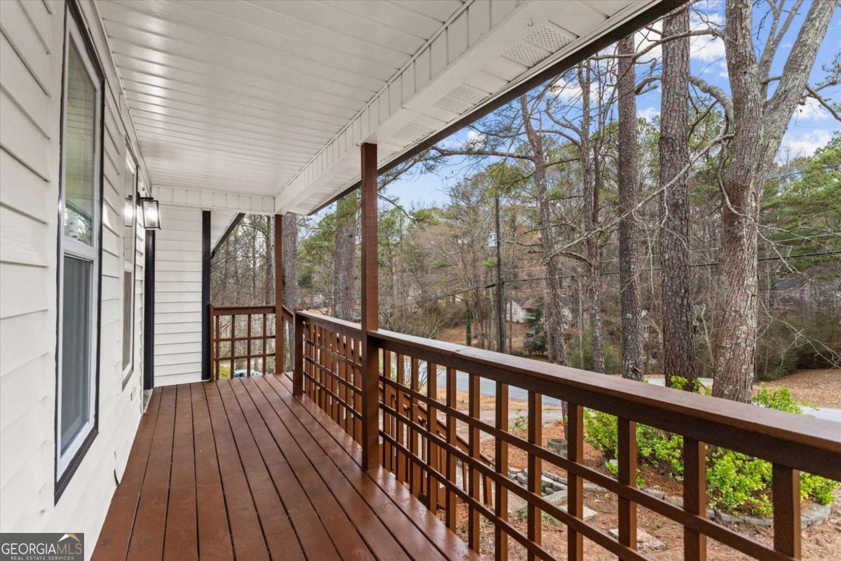 41 Bakers Bridge CIR