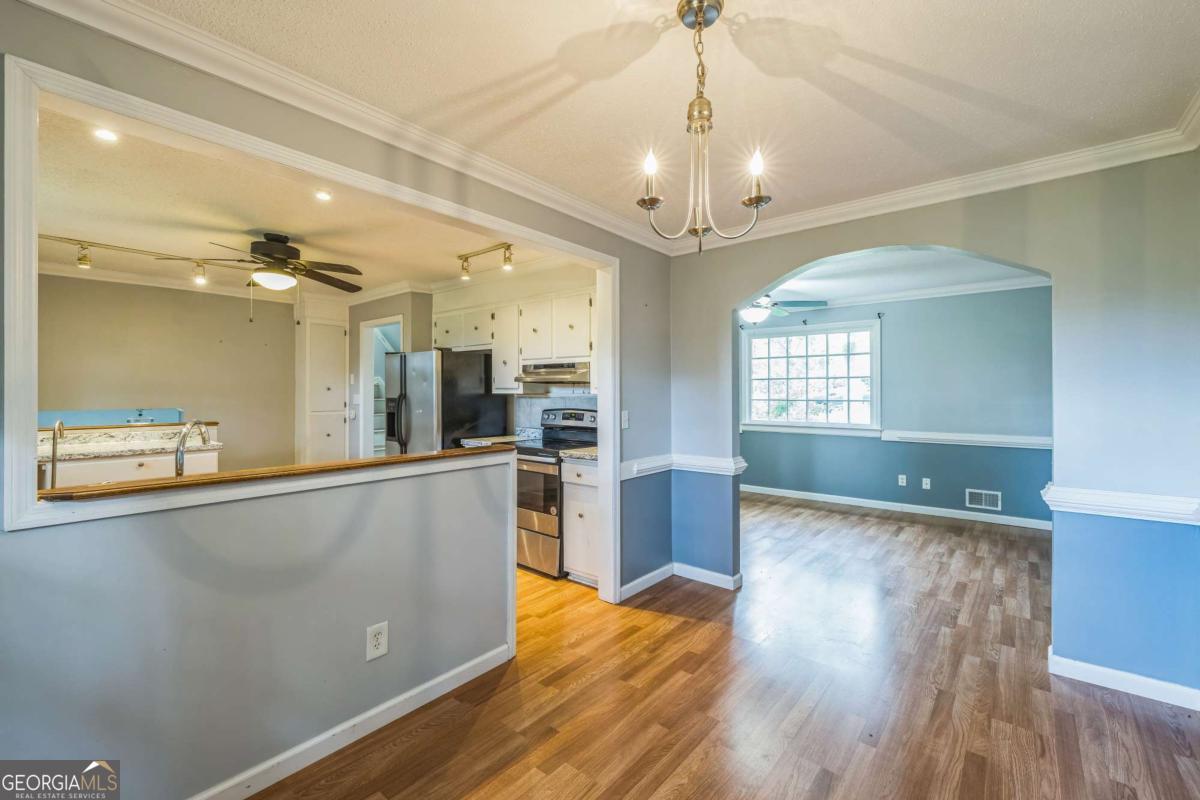 4572 Colonial RD