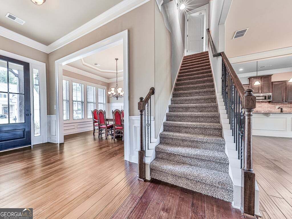 25 Lakewood CT SE