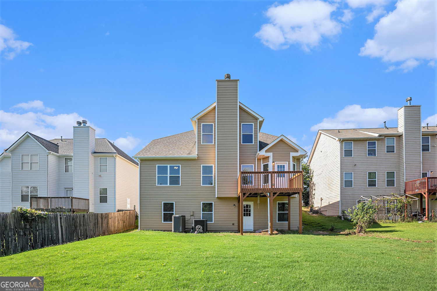 915 Pebble Creek TRL