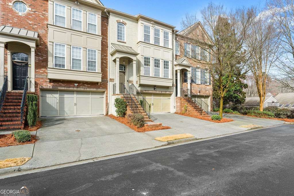 Photo of 2876 Overlook Way NE, Atlanta, GA 30324 (MLS # 10700879)