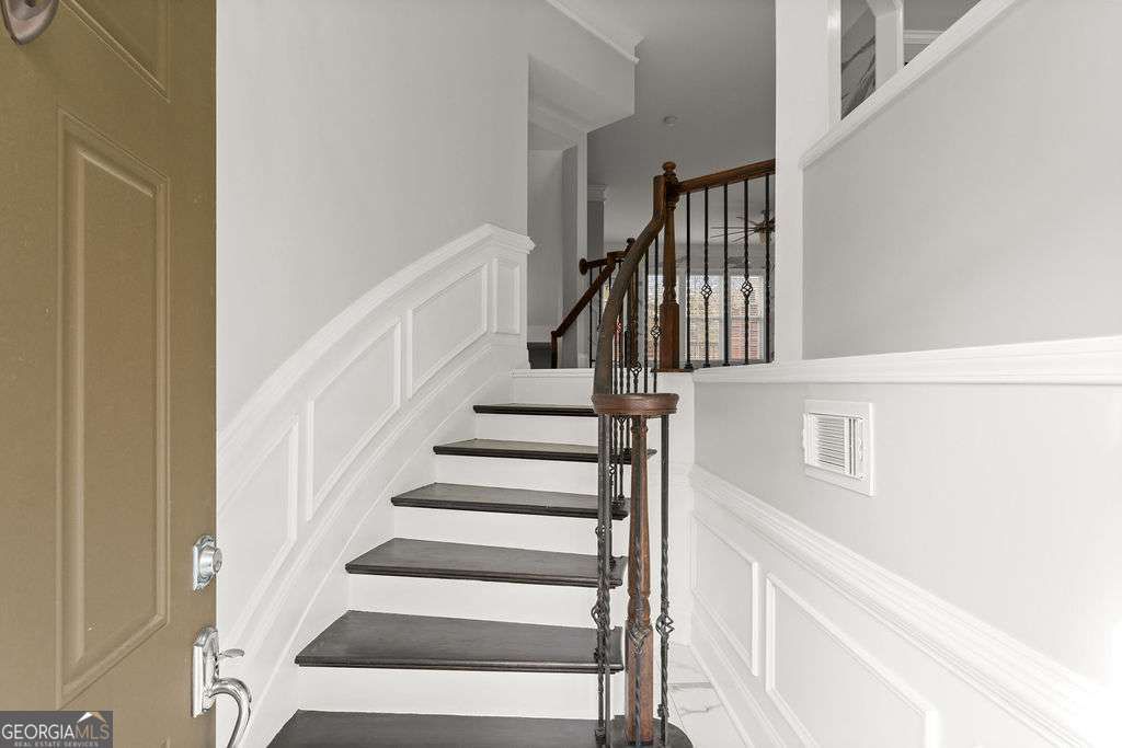 Photo of 2876 Overlook Way NE, Atlanta, GA 30324 (MLS # 10700879)