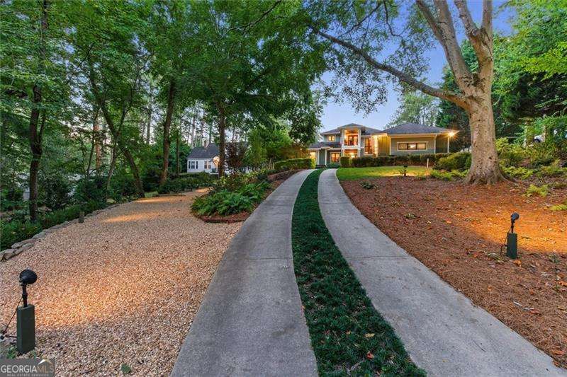 1271 Roxboro DR NE