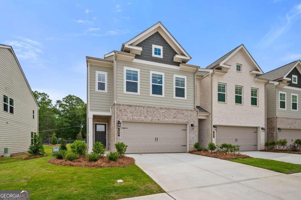 Photo of 3676 Donovan Circle, Loganville, GA 30052 (MLS # 10719346)