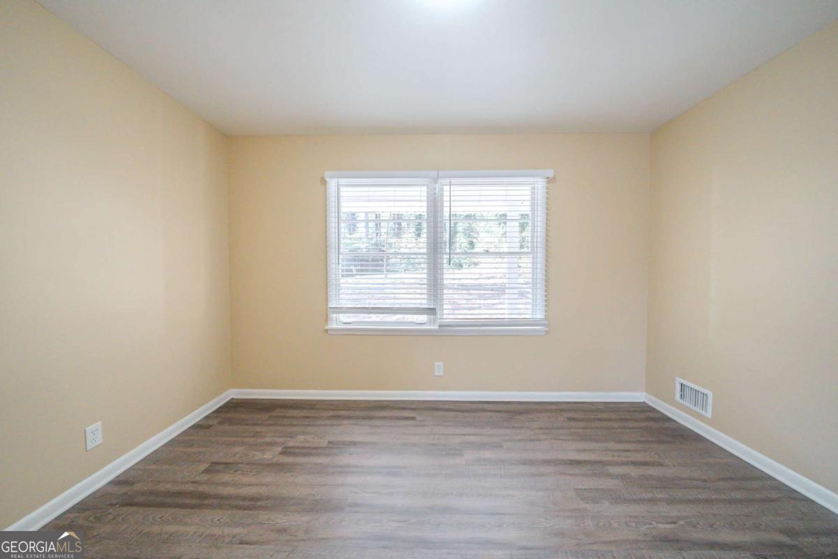 2725 Rainbow Forest DR