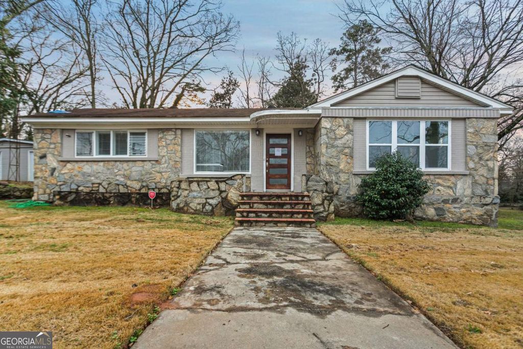 Photo of 141 Fairview Drive, Fairburn, GA 30213 (MLS # 10670708)