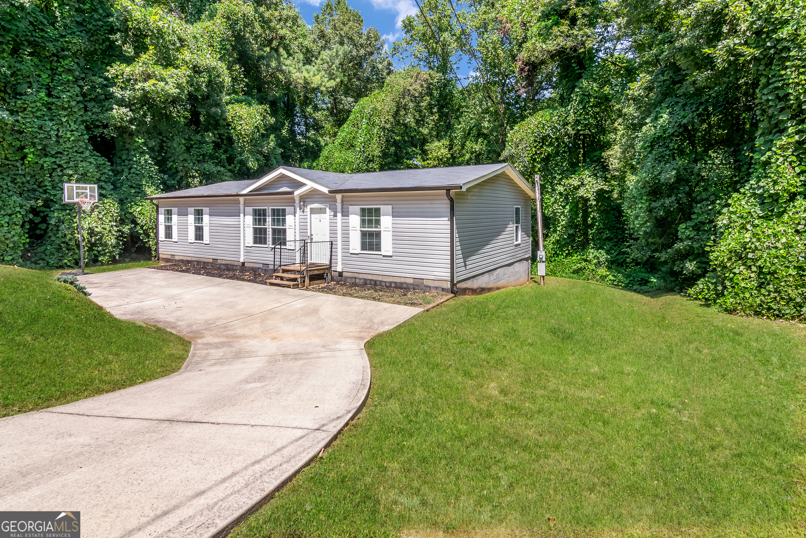 Photo 1 of 13 of 51 Mountain View CIR mobile home