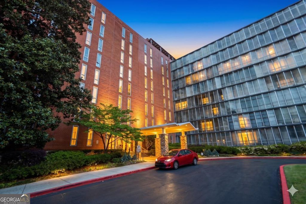 Photo of 3060 Pharr Court North Ct NW #114, Atlanta, GA 30305 (MLS # 10737152)