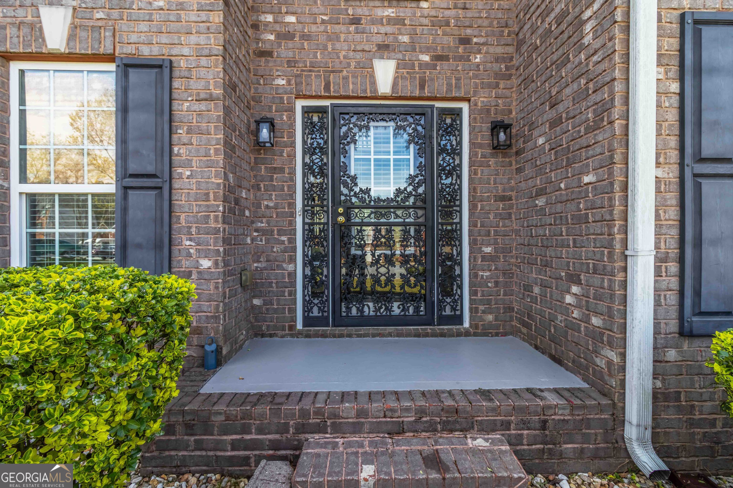 10224 HEMLOCK WAY