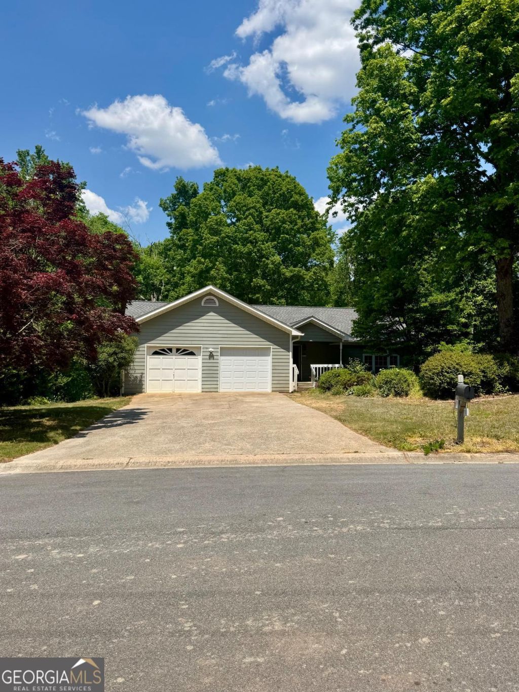 Photo of 910 Thousand Oaks Drive, Lawrenceville, GA 30043 (MLS # 10741280)