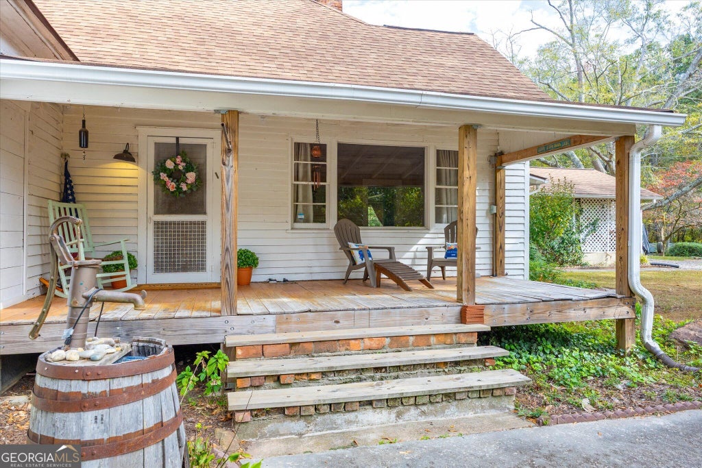 Photo of 1990 County Line Road NW, Acworth, GA 30101 (MLS # 10881619)