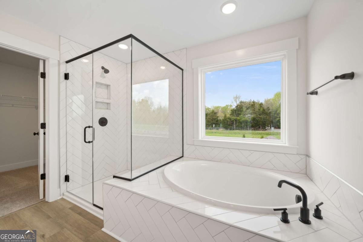 Marble Tree - Residential