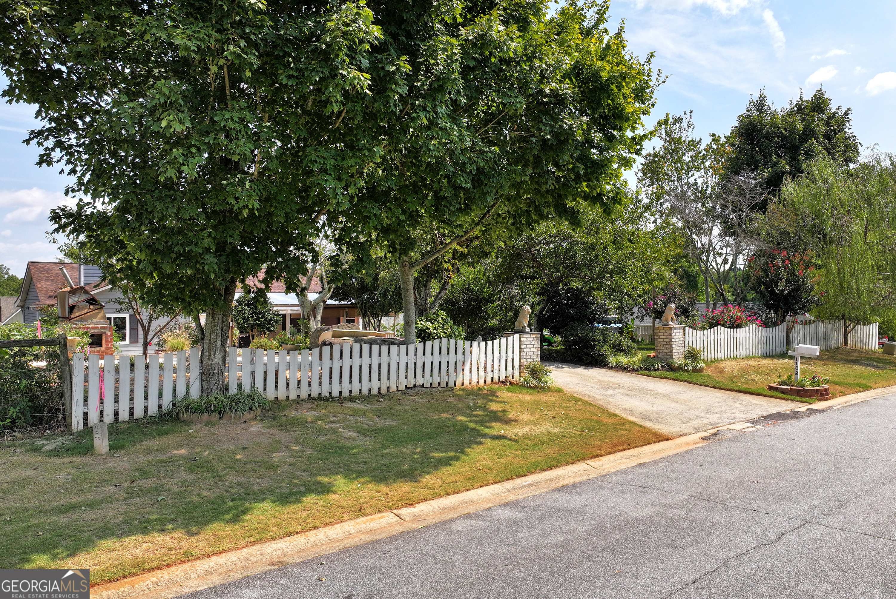 1702 JOHNSTON TRL NW