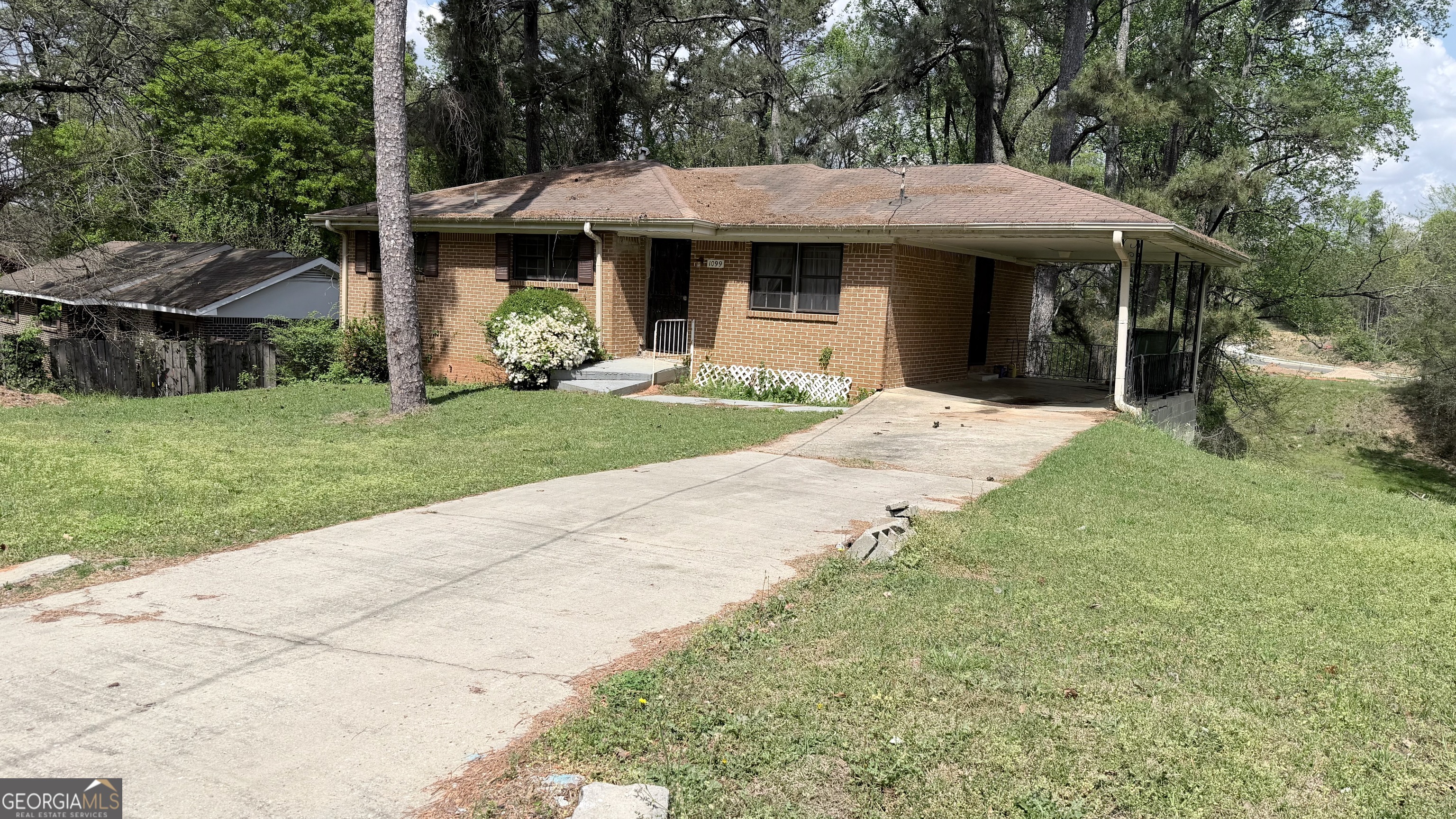 1099 Forest Valley DR SE