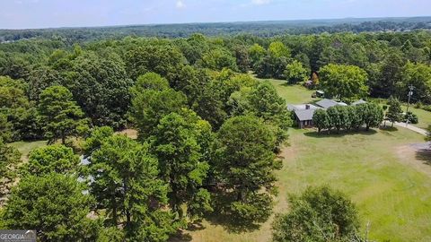 A home in Dacula