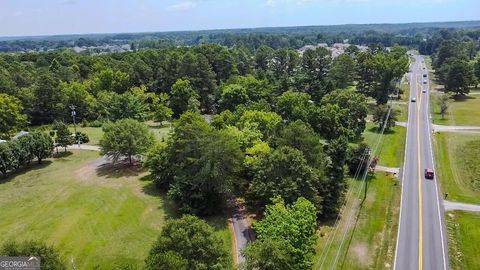 A home in Dacula