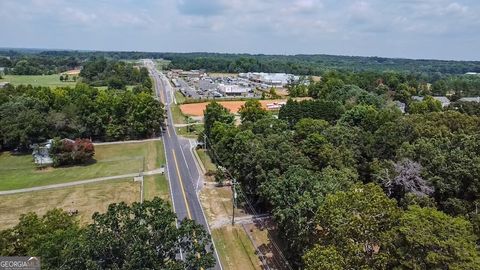 A home in Dacula