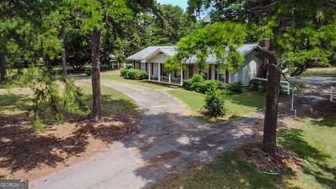 A home in Dacula