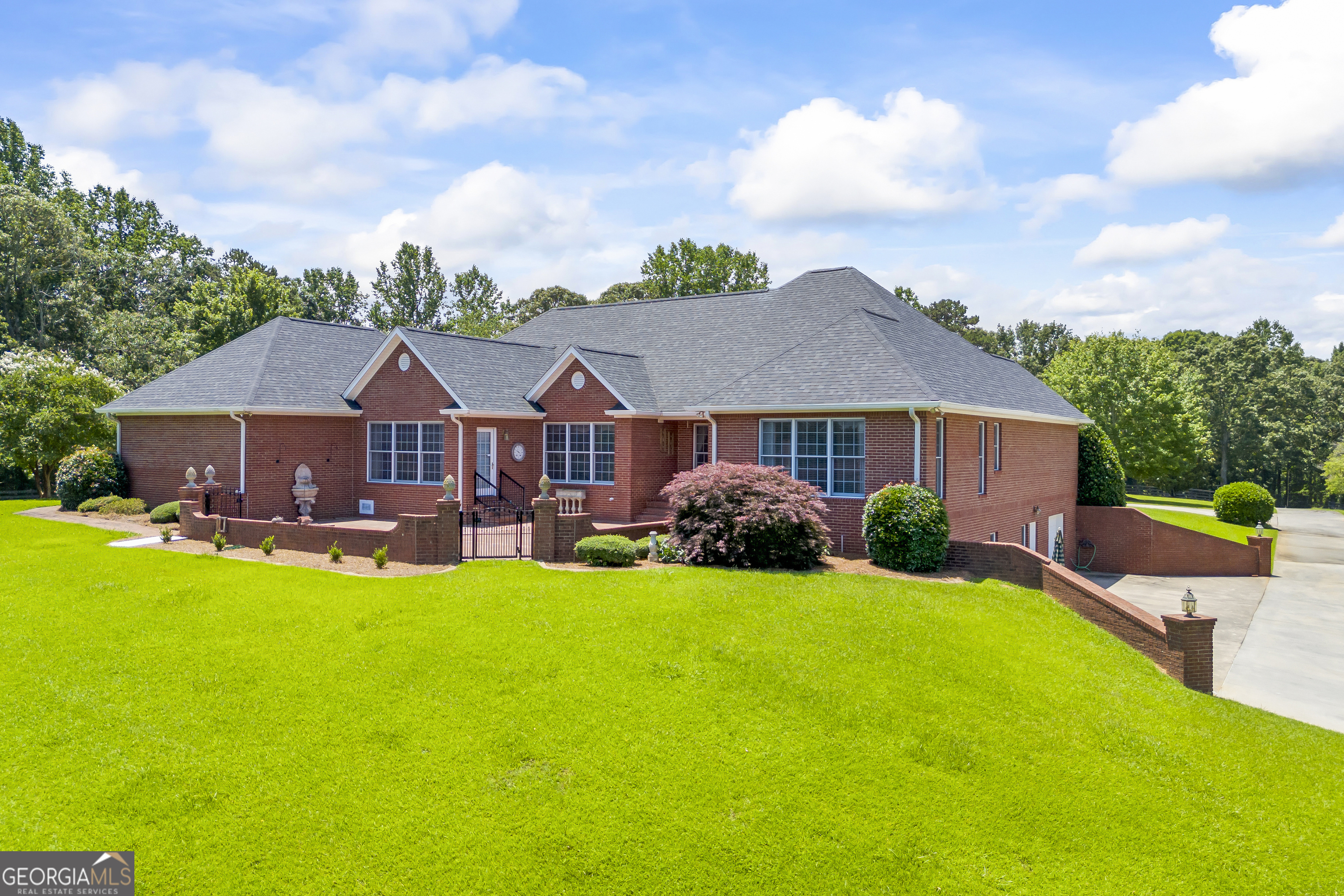 152 Lace Field LN