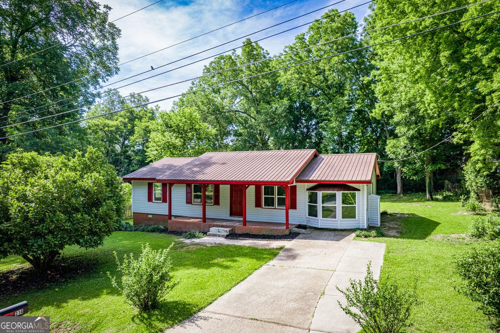 Photo of 214 Oak Ridge Drive, Byron, GA 31008 (MLS # 10780201)