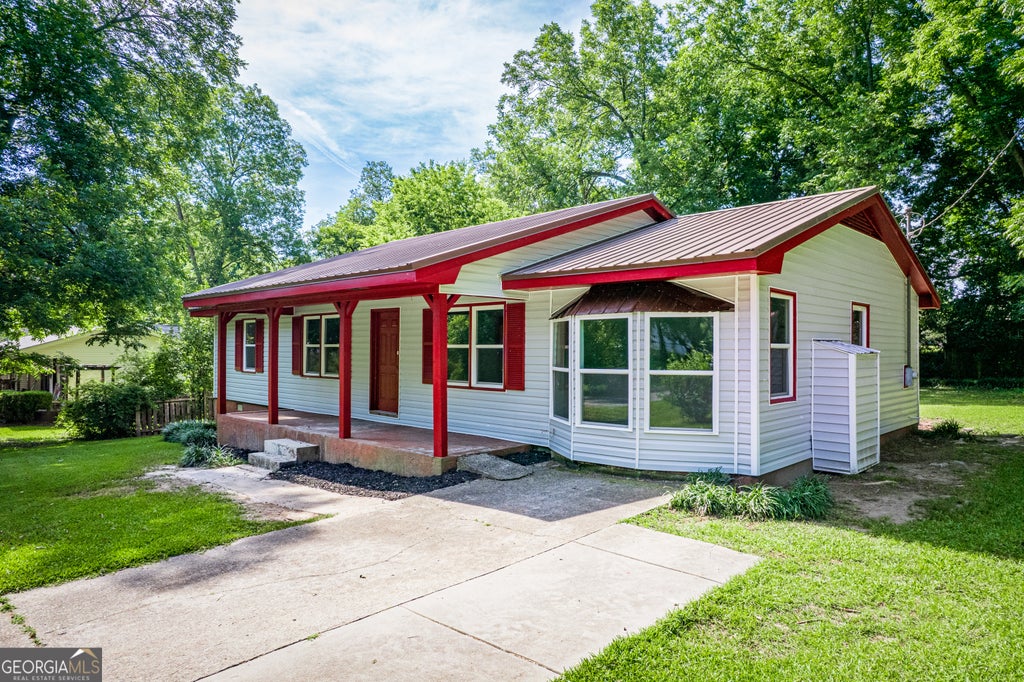 Photo of 214 Oak Ridge Drive, Byron, GA 31008 (MLS # 10780201)