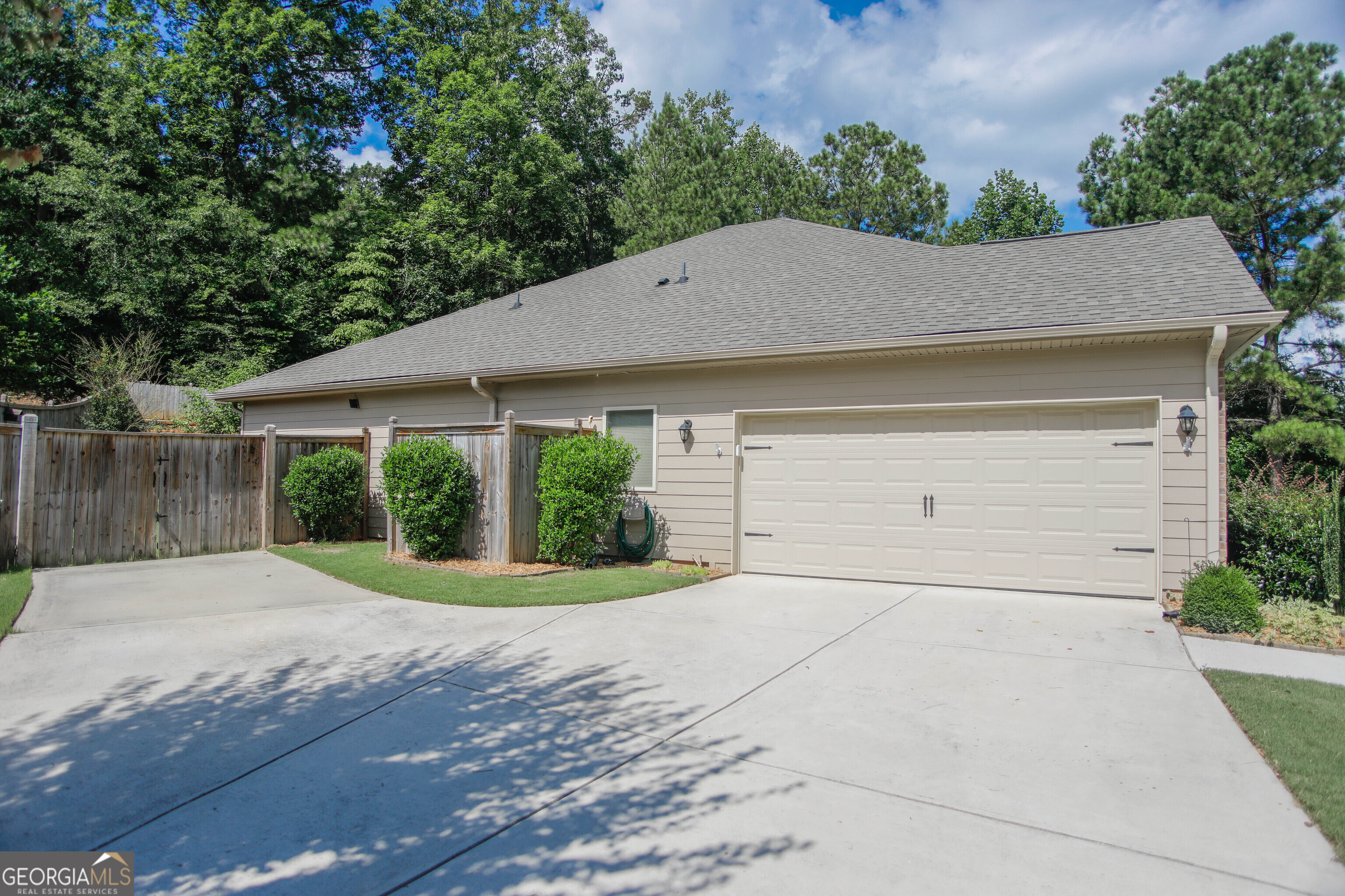 523 Brooks Village DR