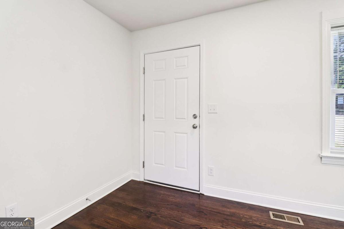 914 Clay RD SW