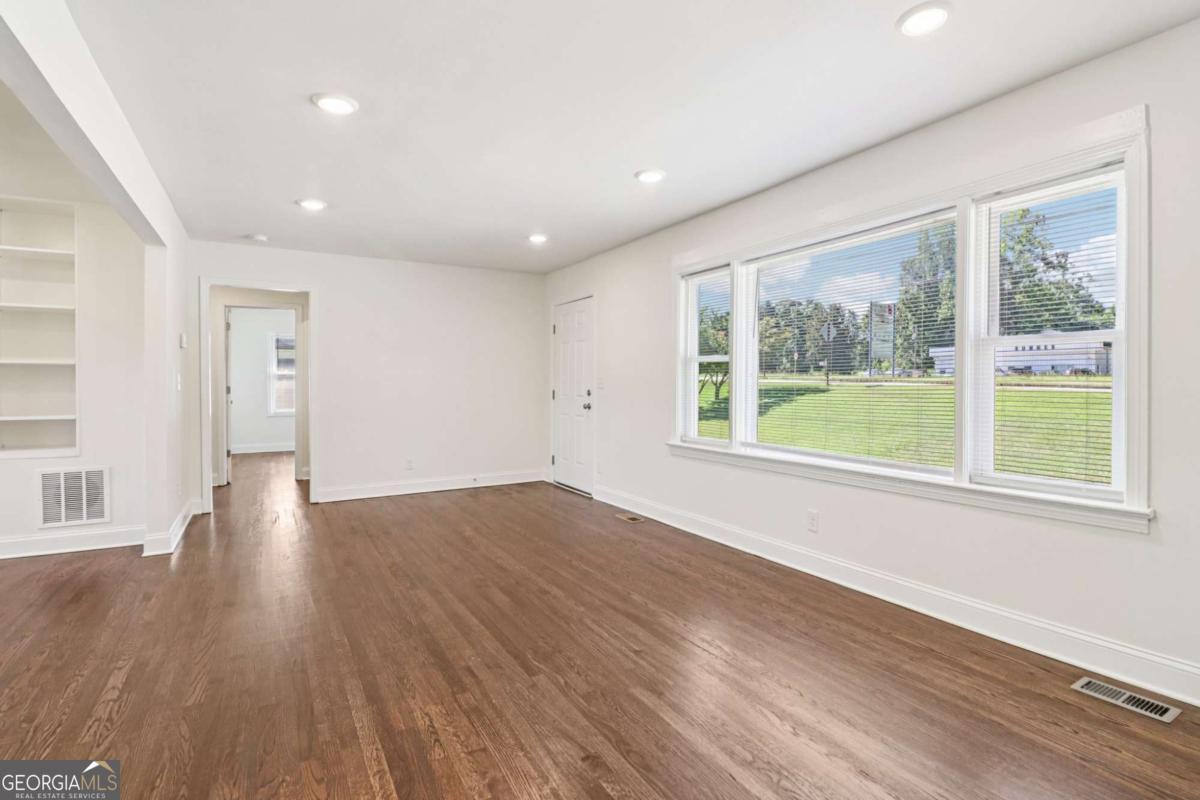 914 Clay RD SW