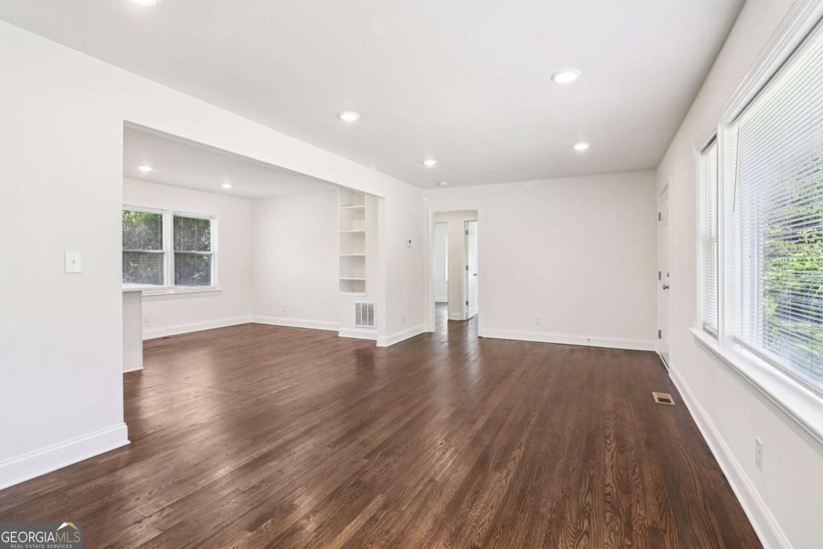 914 Clay RD SW