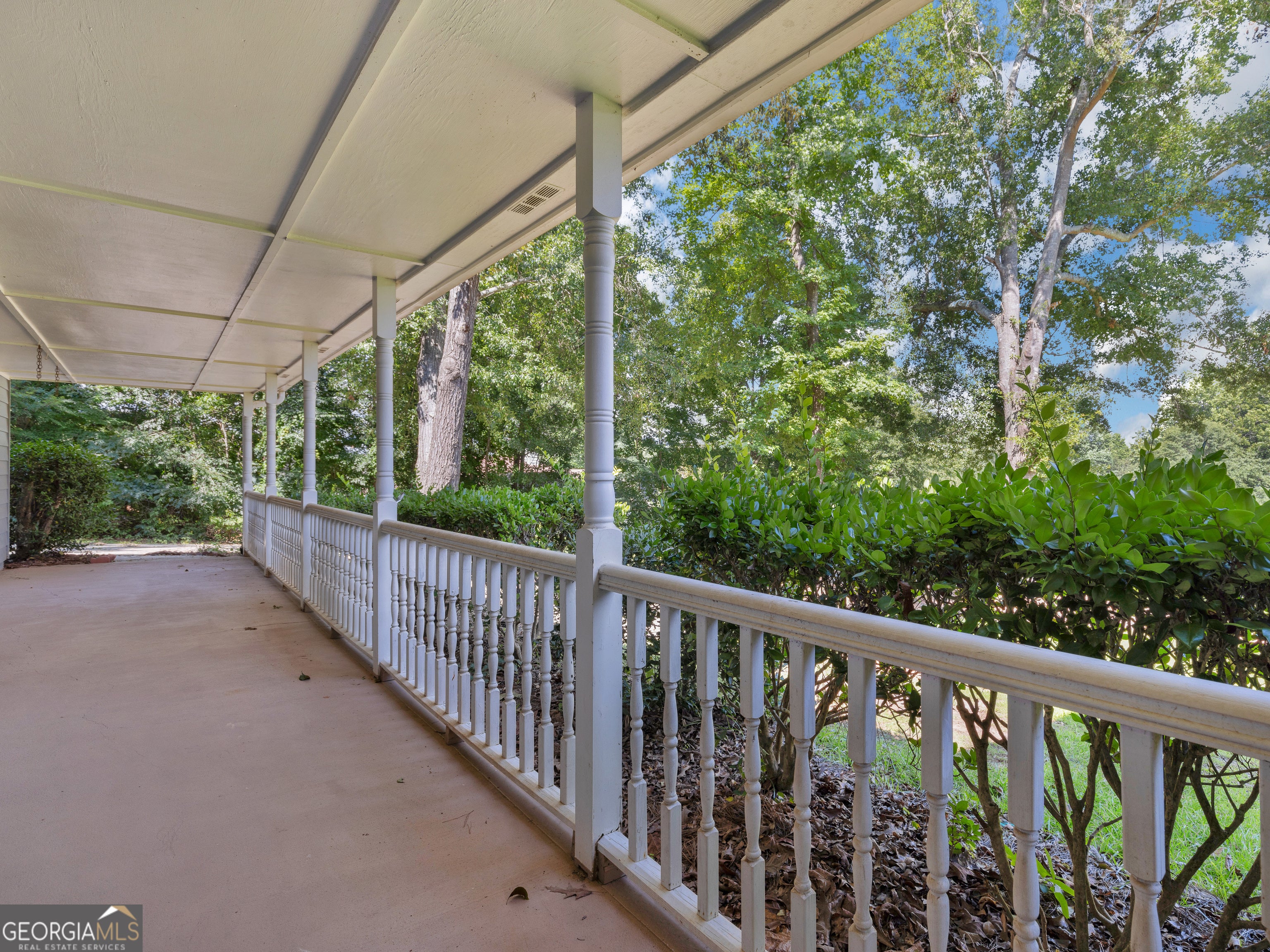 236 HUNTING CT