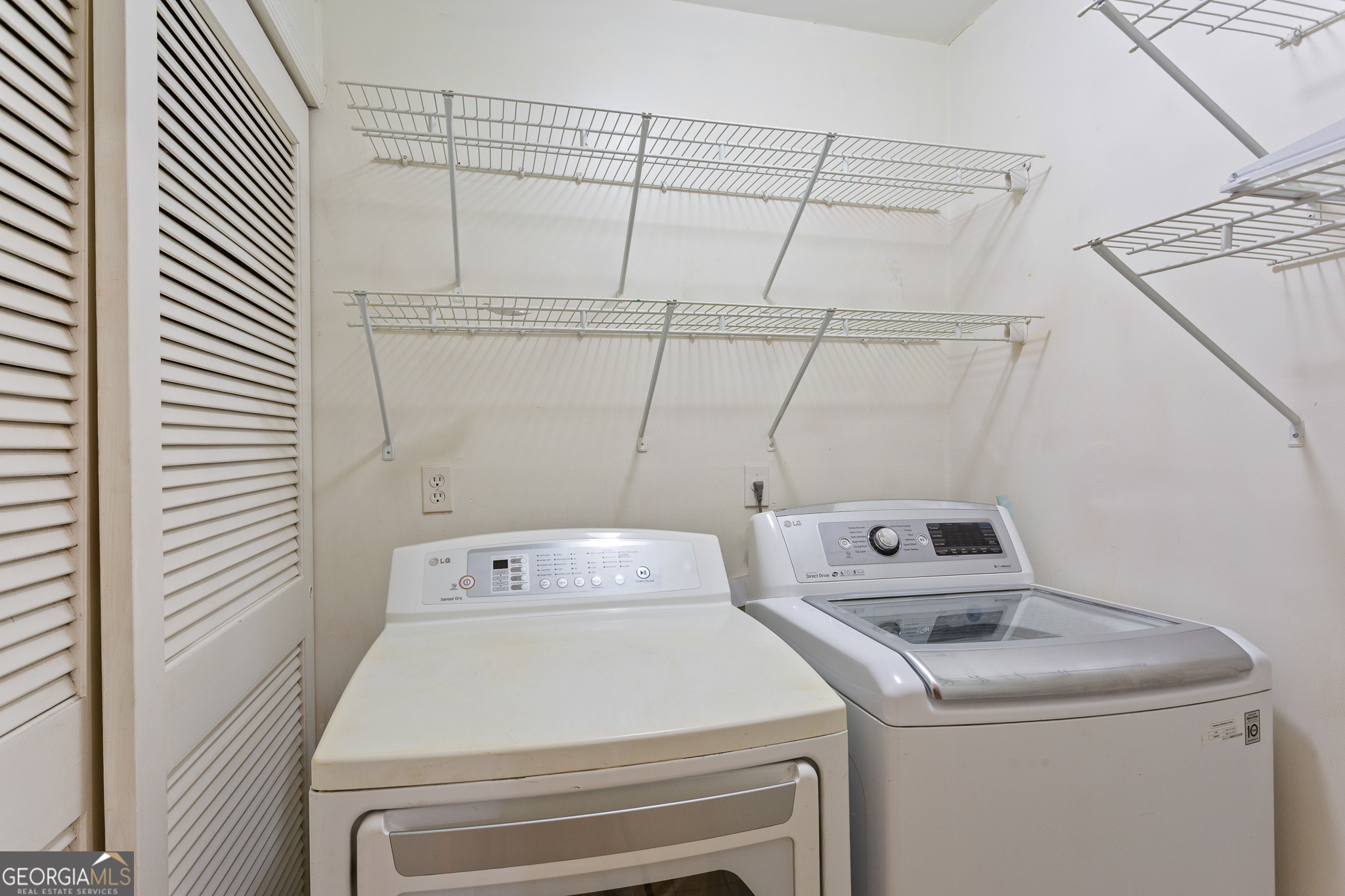 Smyrna, Georgia 30080, United States, 2 Bedrooms Bedrooms, ,1 BathroomBathrooms,Residential,Active,121700