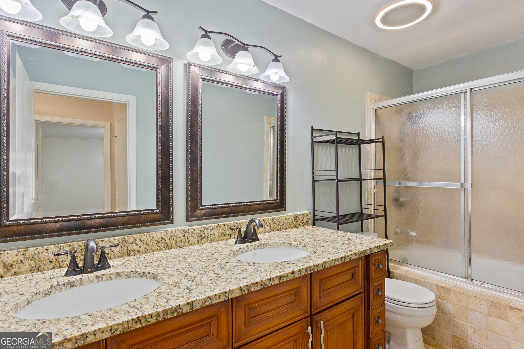 Smyrna, Georgia 30080, United States, 2 Bedrooms Bedrooms, ,1 BathroomBathrooms,Residential,Active,121700