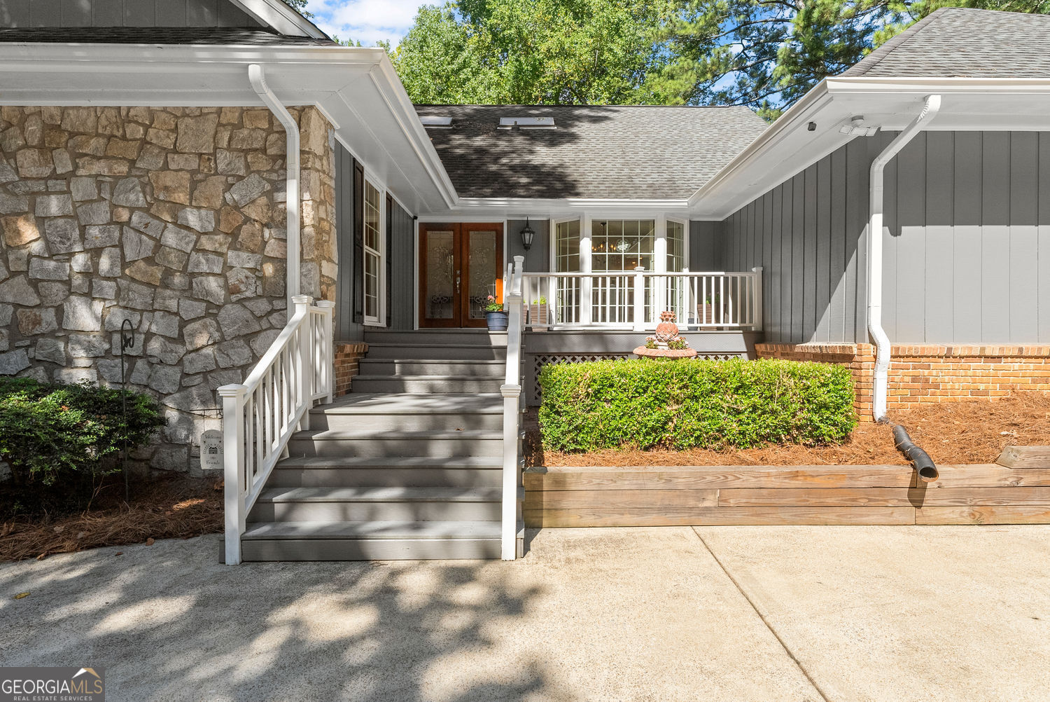 8390 Valley Tarn