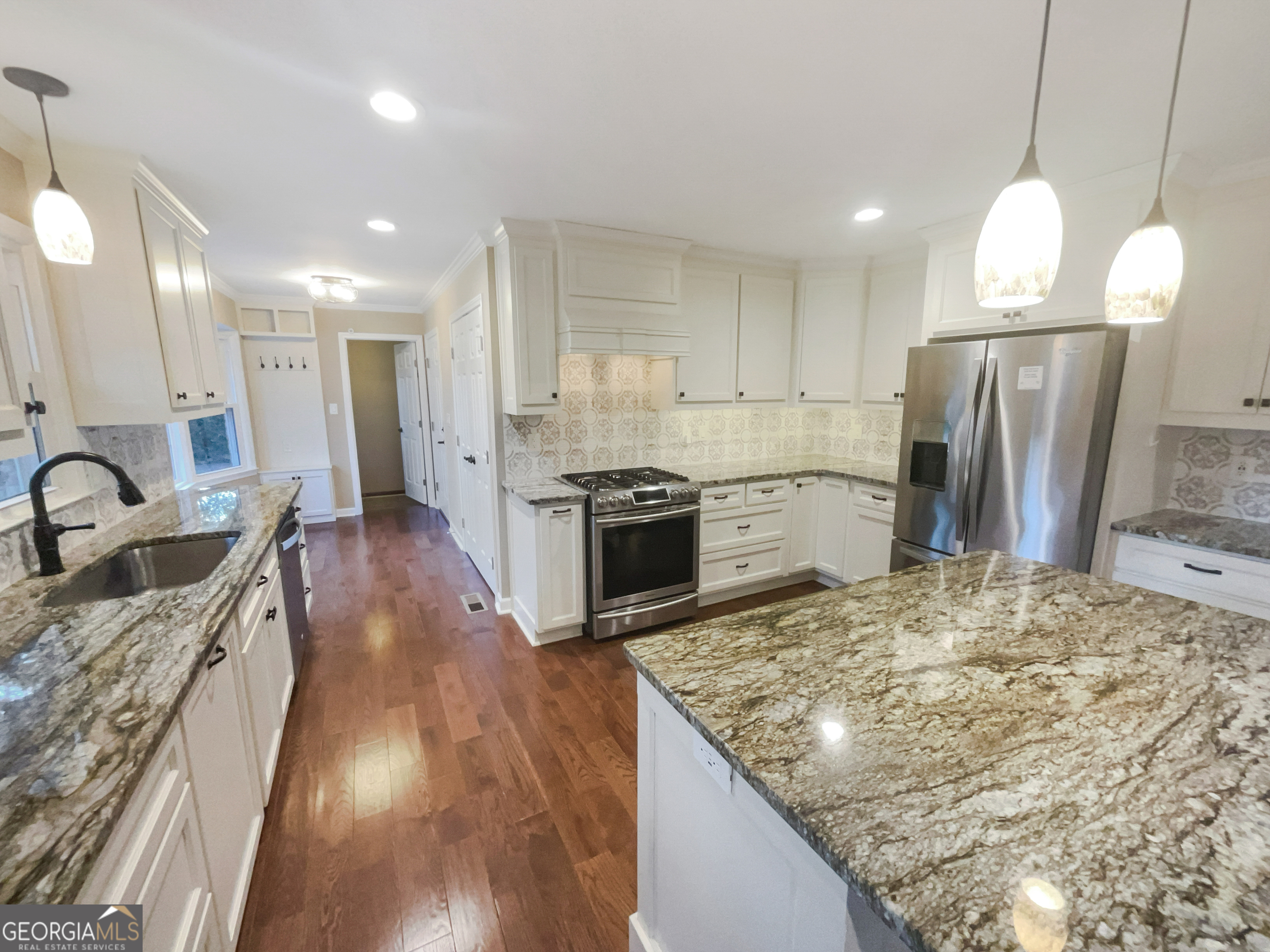 3431 Hickory View DR NW