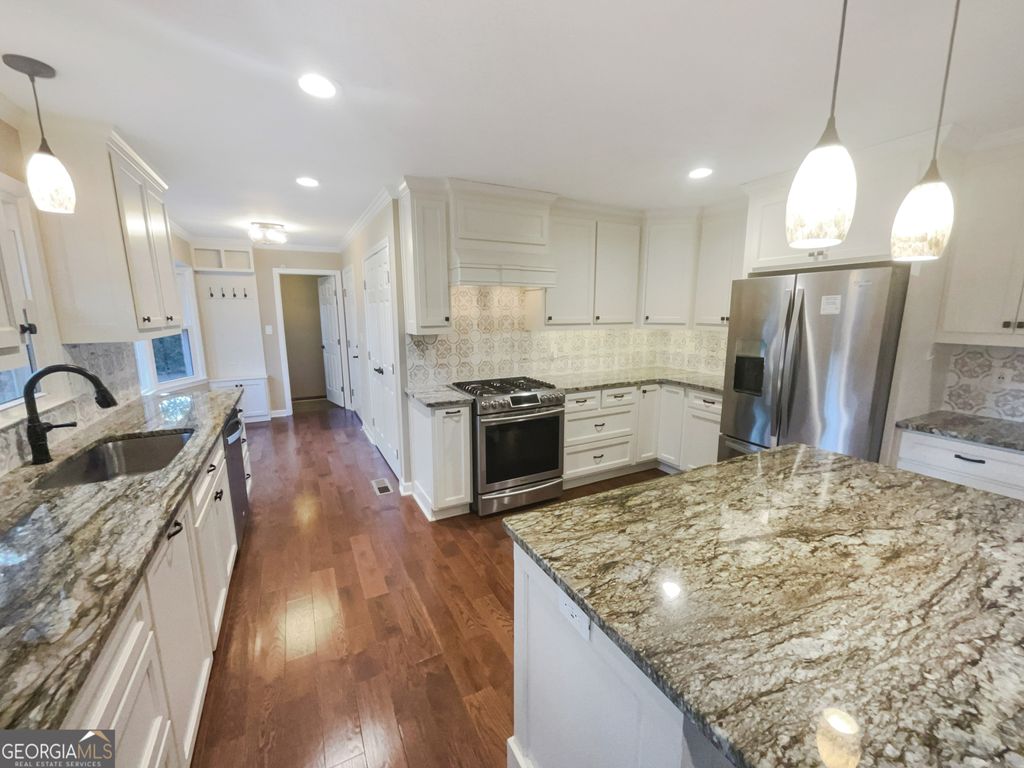 Photo of 3431 Hickory View Drive NW, Marietta, GA 30064 (MLS # 10659030)