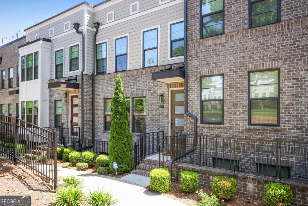 Photo of 1008 Burnside Lane NW, Atlanta, GA 30318 (MLS # 10842277)
