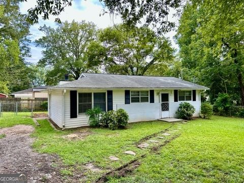 Photo of 2673 Shannon Drive, Austell, GA 30106 (MLS # 10649765)