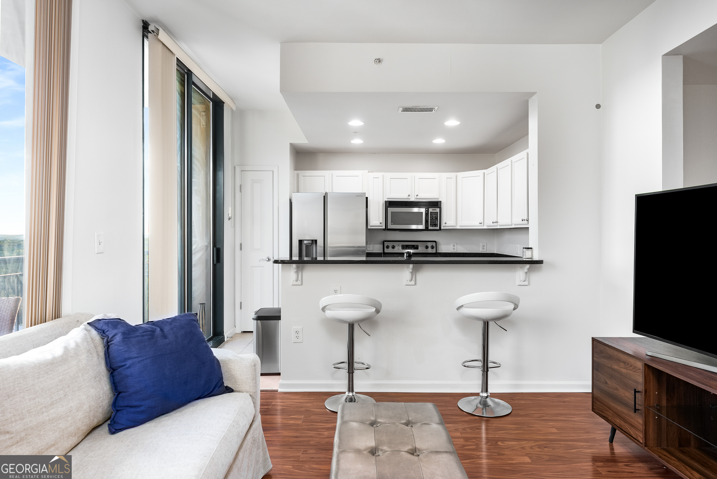 3040 Peachtree RD NW 1205